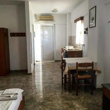 Apartment Paradise *